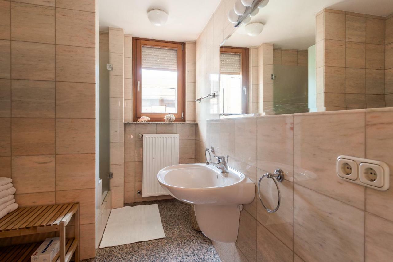 Rozna Dolina Apartment Ljubljana Buitenkant foto