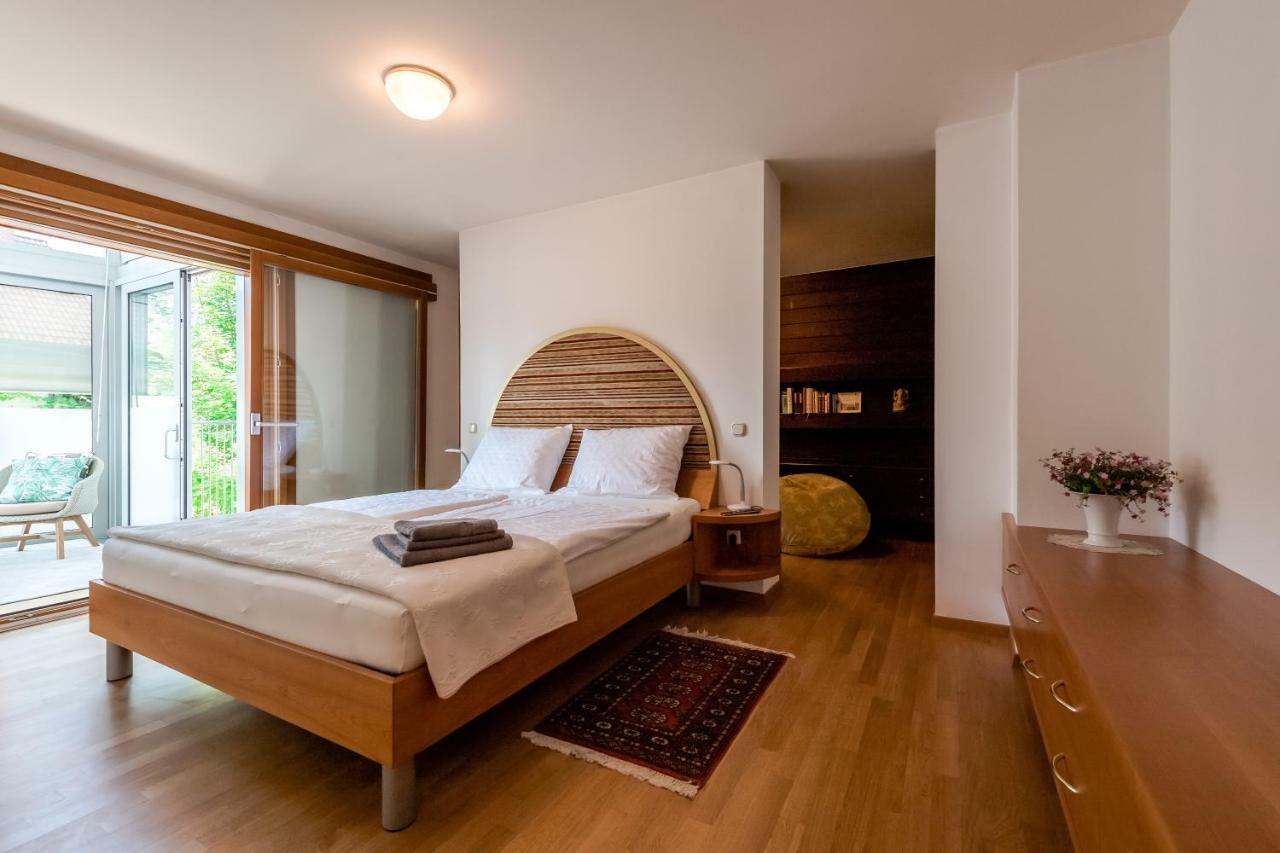 Rozna Dolina Apartment Ljubljana Buitenkant foto