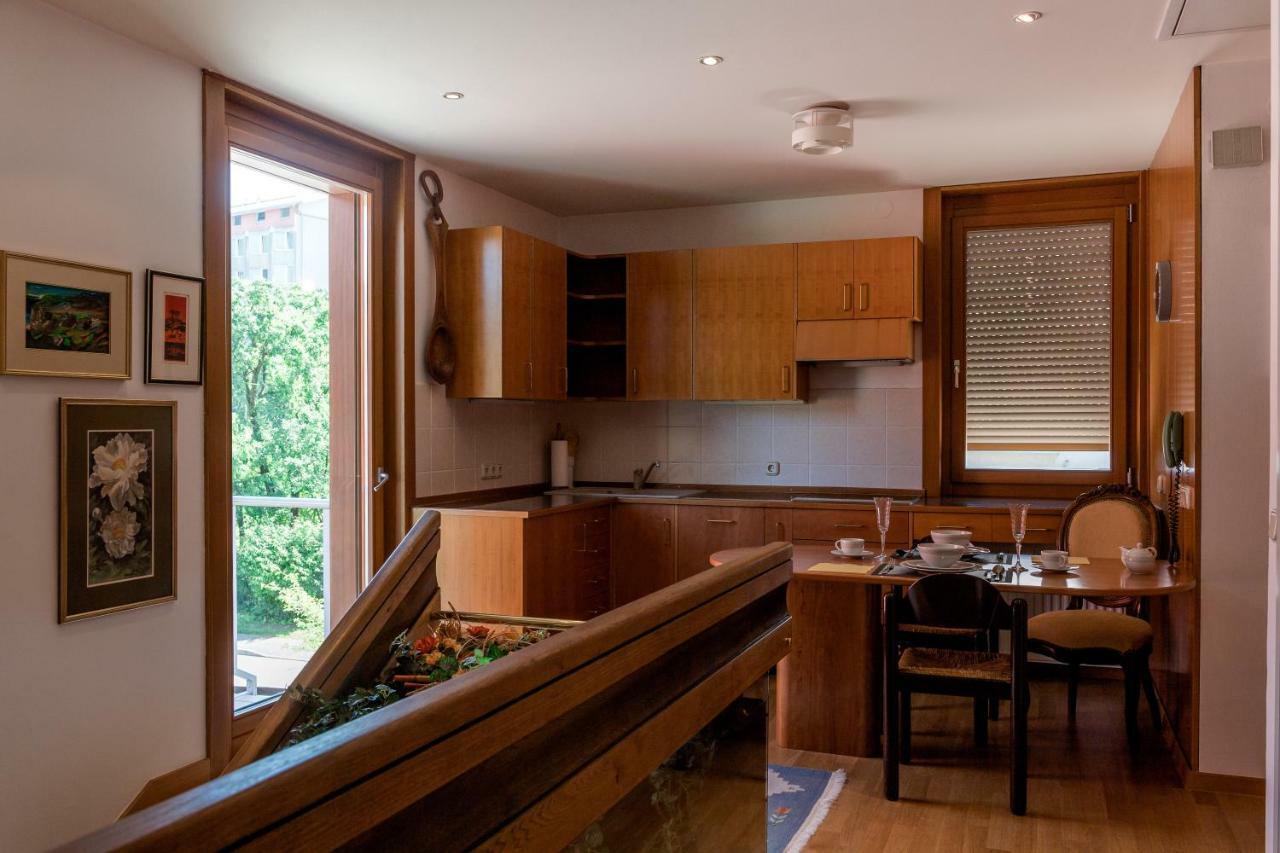Rozna Dolina Apartment Ljubljana Buitenkant foto
