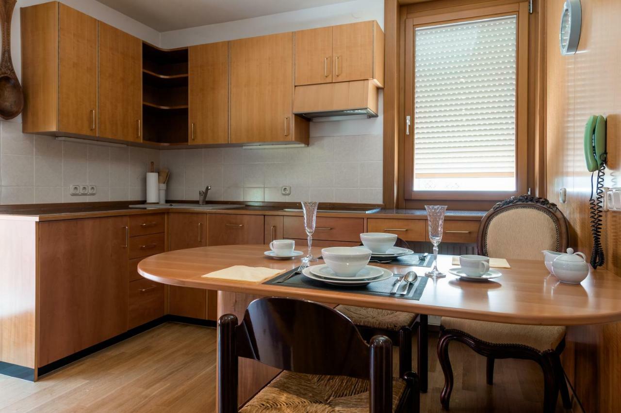 Rozna Dolina Apartment Ljubljana Buitenkant foto
