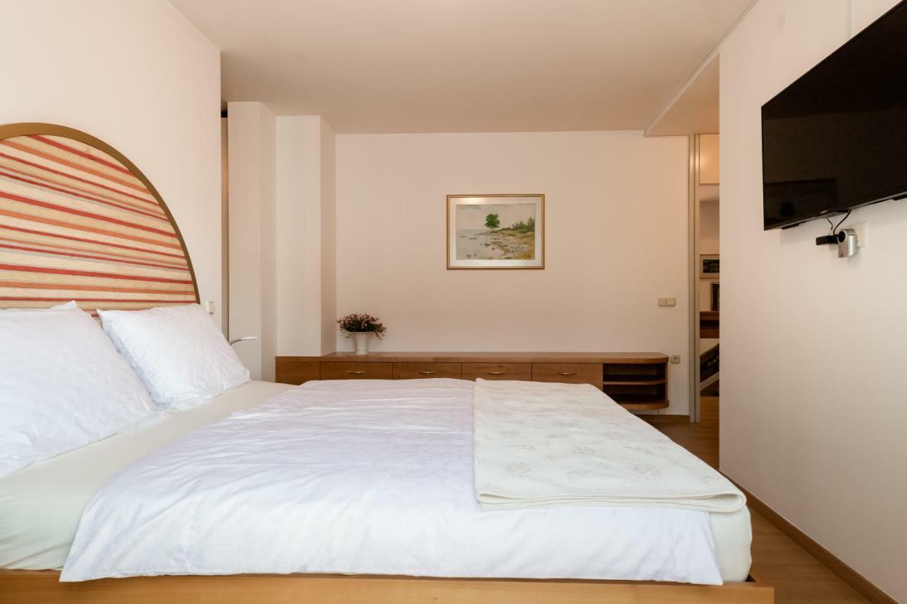Rozna Dolina Apartment Ljubljana Buitenkant foto